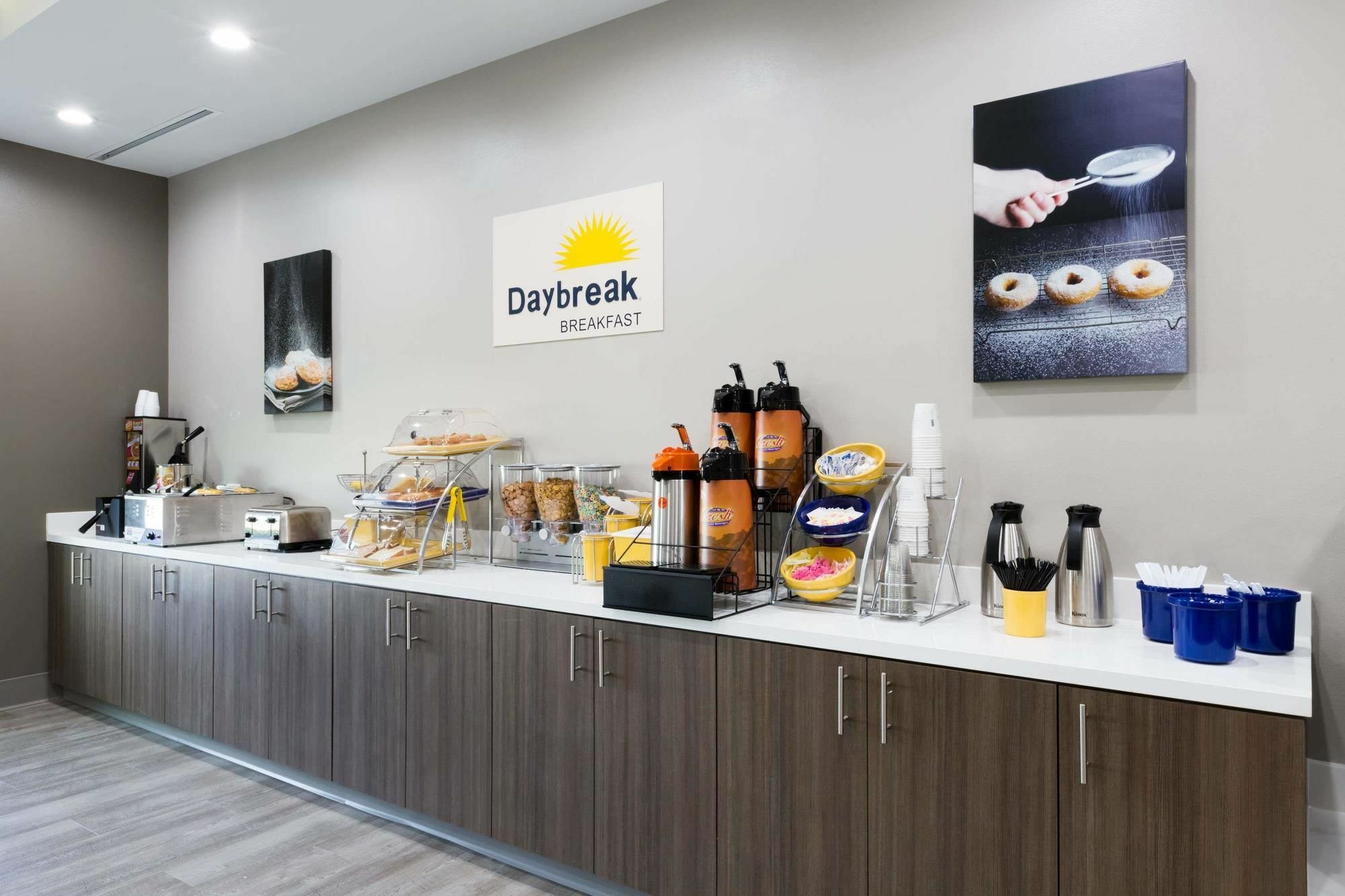 Days Inn & Suites By Wyndham Houston Nw Cypress Eksteriør bilde